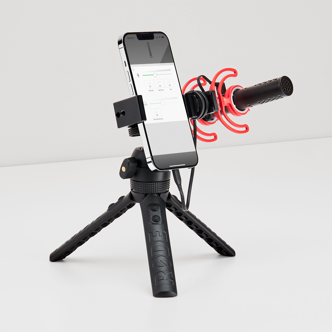 VideoMic GO II on Tripod 2 with mobile phone